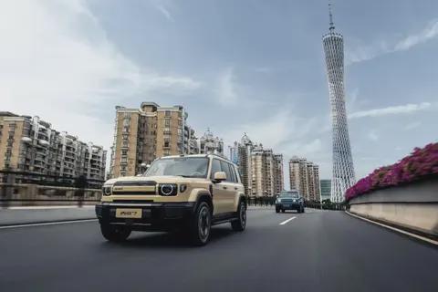 V27为全家开启更大的“诗与远方”冰球突破平台诠释家庭新硬派iCAR(图2)